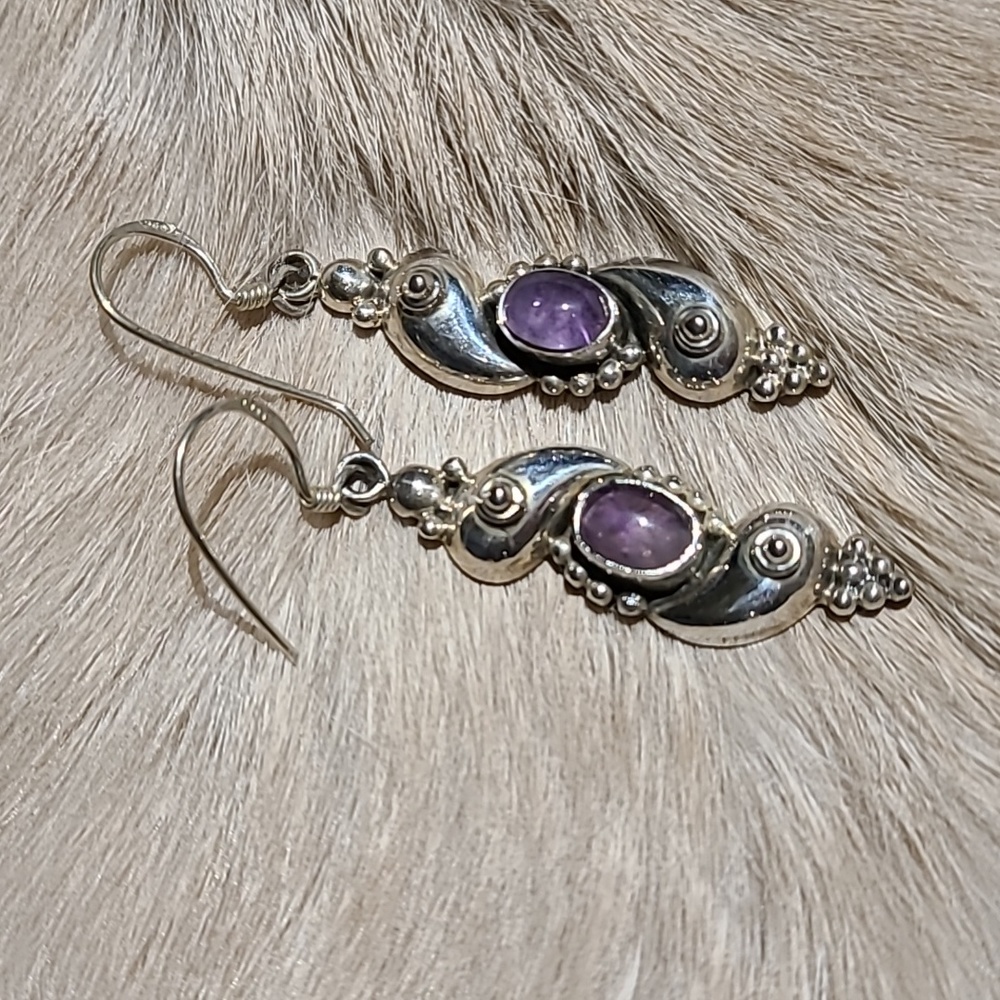EUC 925 amethyst earrings
